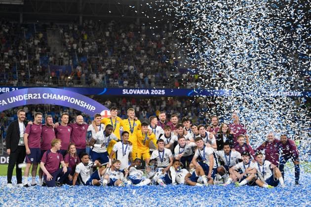 England lift the UEFA Under 21 Euro 2025 Trophy England U21, U 21 v Netherlands U21, UEFA U21 Championship, Final, National Football Stadium, Bratislava, Slovakia - 28 Jun 2025Bratislava National Football Stadium Slovakia  Copyright: xAlexxNicodim Shutterstockx 15377260fo