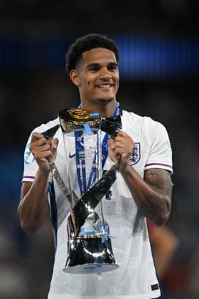 Jarrell Quansah of England U21, U 21 celebrates with the trophy England U21 v Netherlands U21, UEFA U21 Championship, Final, National Football Stadium, Bratislava, Slovakia - 28 Jun 2025Bratislava National Football Stadium Slovakia  Copyright: xAlexxNicodim Shutterstockx 15377260fu