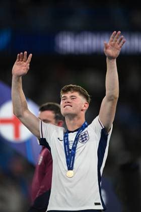 Charlie Cresswell of England U21, U 21 celebrates after the full time whistle England U21 v Netherlands U21, UEFA U21 Championship, Final, National Football Stadium, Bratislava, Slovakia - 28 Jun 2025Bratislava National Football Stadium Slovakia  Copyright: xAlexxNicodim Shutterstockx 15377260fv