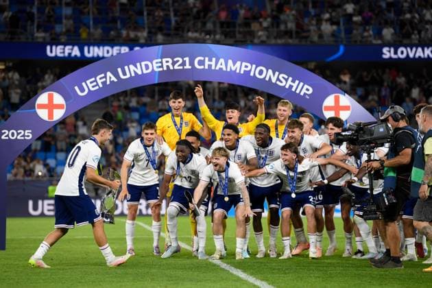 James McAtee of England U21, U 21 lift the UEFA Under 21 Euro 2025 Trophy England U21 v Netherlands U21, UEFA U21 Championship, Final, National Football Stadium, Bratislava, Slovakia - 28 Jun 2025Bratislava National Football Stadium Slovakia  Copyright: xAlexxNicodim Shutterstockx 15377260fz