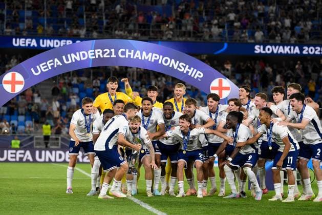 England lift the UEFA Under 21 Euro 2025 Trophy England U21, U 21 v Netherlands U21, UEFA U21 Championship, Final, National Football Stadium, Bratislava, Slovakia - 28 Jun 2025Bratislava National Football Stadium Slovakia  Copyright: xAlexxNicodim Shutterstockx 15377260gb