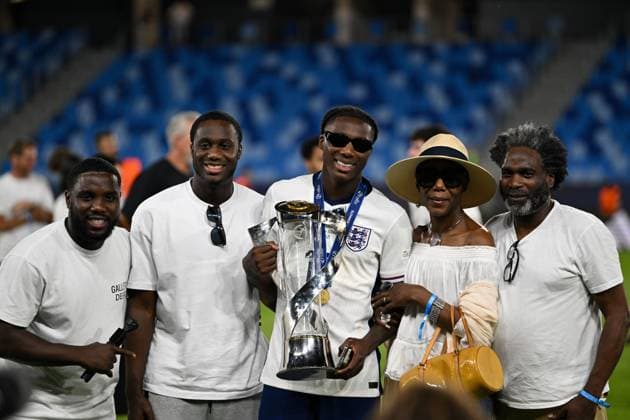 Brooke Norton-Cuffy of England U21, U 21 celebrates with family and friends after the full time whistle England U21 v Netherlands U21, UEFA U21 Championship, Final, National Football Stadium, Bratislava, Slovakia - 28 Jun 2025Bratislava National Football Stadium Slovakia  Copyright: xAlexxNicodim Shutterstockx 15377260ha