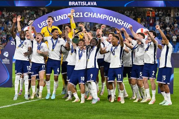 Bratislava, Narodny futbalovy stadion - Tehelne Pole, 28.06.25, SVK, Herren, UEFA U21, U 21 Europameisterschaft, Finale, England-Deutschland Bild: Siegerfoto England UEFA regulations prohibit any use of photographs as image sequences and or quasi-video. Bratislava Slowakei