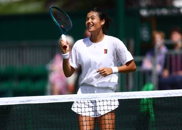 Wimbledon Championships 2025 AELTC, Saturday Practice, London, UK - 28 06 2025 Emma Raducanu (GBR) Practices at Wimbledon ahead of the 2025 Championships London Wimbledon London GBR, UK NEWSPAPERS OUT Copyright: xMarkxGreenwoodx