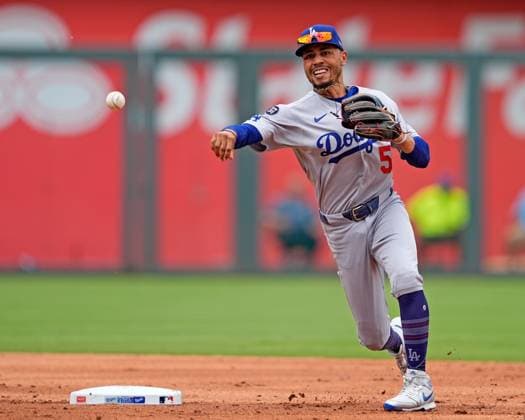 June 28, 2025: Los Angeles Dodgers shortstop Mookie Betts (50) makes a trow to first for an out against the Royals at Kauffman Stadium Kansas City, Missouri. CSM. Kansas City United States - ZUMAc04_ 20250628_zma_c04_019 Copyright: xJonxRobichaudx