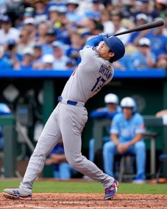 June 28, 2025: Los Angeles Dodgers designated hitter Shohei Ohtani (17) drives the ball to deep left field against against the Royals at Kauffman Stadium Kansas City, Missouri. CSM. Kansas City United States - ZUMAc04_ 20250628_zma_c04_024 Copyright: xJonxRobichaudx