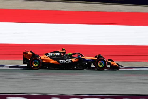 F1 Grand Prix of Austria - Qualifying Lando Norris of the McLaren F1 Team drives during qualifying in the 12th round of the Formula 1 World Championship, WM, Weltmeisterschaft at the Red Bull Ring in Spielberg, Styria, Austria, on June 27, 2025. Spielberg Styria Austria  Copyright: xAndreaxDiodatox originalFilename:diodato-formula1250627_npdrK.jpg