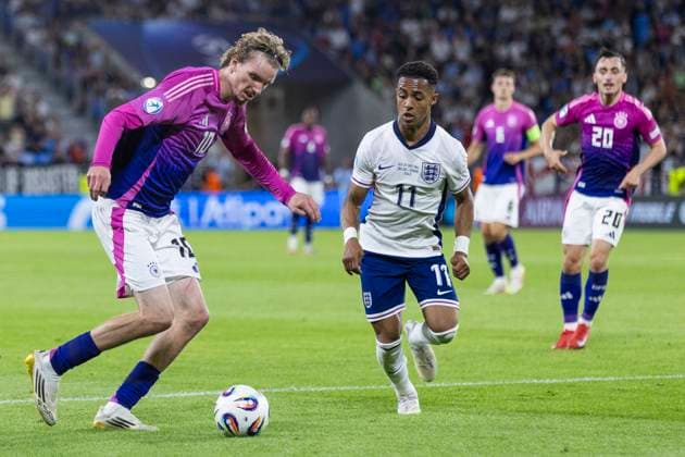 UEFA U21, U 21 Europameisterschaft, Finale: England - Deutschland; 28.06.2025 Omari Hutchinson (England, 11), Nick Woltemade (Deutschland, 10) bei der UEFA U21-Europameisterschaft im Finalspiel England - Deutschland, am 28.06.2025, National Football Stadium, Bratislava, Slowakei Copyright: xBEAUTIFULxSPORTS Meuselx