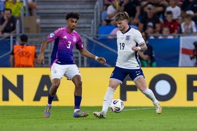 UEFA U21, U 21 Europameisterschaft, Finale: England - Deutschland; 28.06.2025 Harvey Elliott (England, 19), Nathaniel Brown (Deutschland, 3) bei der UEFA U21-Europameisterschaft im Finalspiel England - Deutschland, am 28.06.2025, National Football Stadium, Bratislava, Slowakei Copyright: xBEAUTIFULxSPORTS Meuselx