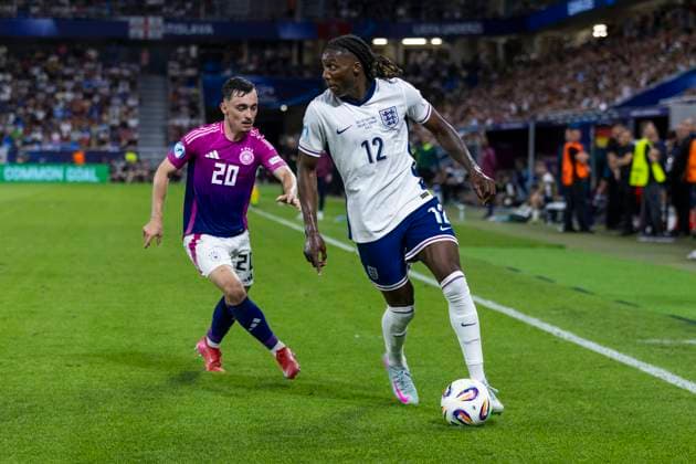 UEFA U21, U 21 Europameisterschaft, Finale: England - Deutschland; 28.06.2025 Brooke Norton-Cuffy (England, 12), Paul Nebel (Deutschland, 20) bei der UEFA U21-Europameisterschaft im Finalspiel England - Deutschland, am 28.06.2025, National Football Stadium, Bratislava, Slowakei Copyright: xBEAUTIFULxSPORTS Meuselx