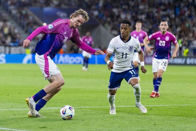 UEFA U21, U 21 Europameisterschaft, Finale: England - Deutschland; 28.06.2025 Omari Hutchinson (England, 11), Nick Woltemade (Deutschland, 10) bei der UEFA U21-Europameisterschaft im Finalspiel England - Deutschland, am 28.06.2025, National Football Stadium, Bratislava, Slowakei Copyright: xBEAUTIFULxSPORTS Meuselx