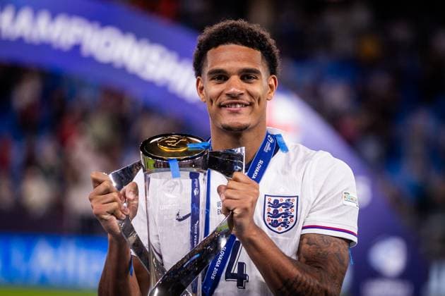 ENGLAND U21, U 21 - GERMANY U21 FINAL Jarell Quansah of England celebrates with a trophy after the UEFA European Under-21 Championship 2025 Final football match between England U21 and Germany U21. National Football Stadium (Tehelene Pole), Bratislava, Slovakia, June 28, 2025. Photo by Branislav Racko Copyright: xx _BRR4325