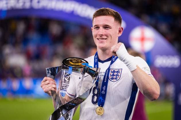 ENGLAND U21, U 21 - GERMANY U21 FINAL Jay Stansfield of England celebrates with a trophy after the UEFA European Under-21 Championship 2025 Final football match between England U21 and Germany U21. National Football Stadium (Tehelene Pole), Bratislava, Slovakia, June 28, 2025. Photo by Branislav Racko Copyright: xx _BRR4361