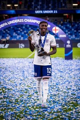 ENGLAND U21, U 21 - GERMANY U21 FINAL Brooke Norton Cuffy of England celebrates with a trophy after the UEFA European Under-21 Championship 2025 Final football match between England U21 and Germany U21. National Football Stadium (Tehelene Pole), Bratislava, Slovakia, June 28, 2025. Photo by Branislav Racko Copyright: xx _BRR4409
