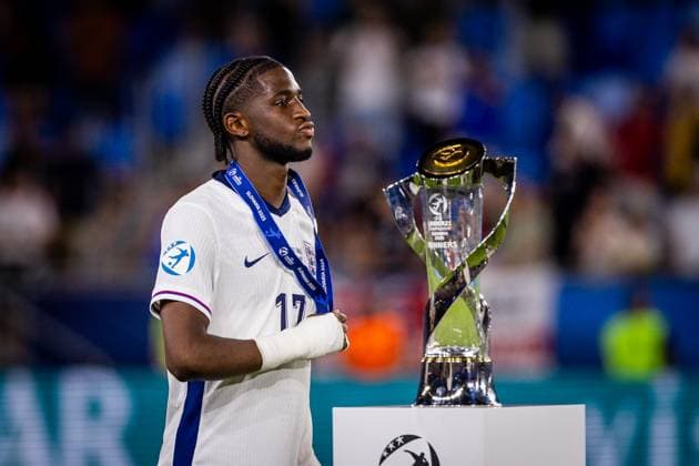 ENGLAND U21, U 21 - GERMANY U21 FINAL Samuel Iling Jr of England with a trophy after the UEFA European Under-21 Championship 2025 Final football match between England U21 and Germany U21. National Football Stadium (Tehelene Pole), Bratislava, Slovakia, June 28, 2025. Photo by Branislav Racko Copyright: xx 080A3438