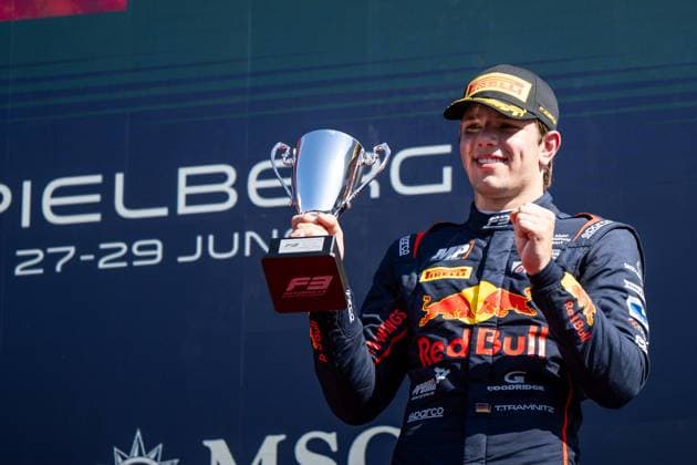 Sport Themen der Woche KW26 Sport Bilder des Tages Tim Tramnitz (Deutschland, MP Motorsport, Red Bull Junior) jubelt auf dem Podium bei der Siegerehrung mit Pokal ueber Platz 3, AUT, FIA Formel 3 Meisterschaft, MSC Cruises Grand Prix von Oesterreich, Red Bull Ring Spielberg, Hauptrennen, Saison 2025, 29.06.2025 AUT, FIA Formel 3 Meisterschaft, MSC Cruises Grand Prix von Oesterreich, Red Bull Ring Spielberg, Hauptrennen, Saison 2025, 29.06.2025 Spielberg *** Tim Tramnitz Germany, MP Motorsport, Red Bull Junior celebrates on the podium at the podium ceremony with trophy for 3rd place, AUT, FIA Formula 3 Championship, MSC Cruises Grand Prix of Austria, Red Bull Ring Spielberg, Main race, 2025 season, 29 06 2025 AUT, FIA Formula 3 Championship, MSC Cruises Grand Prix of Austria, Red Bull Ring Spielberg, Main race, 2025 season, 29 06 2025 Spielberg Copyright: xEibner-Pressefoto Memmlerx EP_MMR