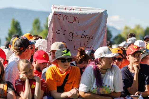 Fans warten auf die Fahrer, Grosser Preis von Oesterreich, Motorsport, Formel 1, Saison 2025, 29.06.2025 Grosser Preis von Oesterreich, Motorsport, Formel 1, Saison 2025, 29.06.2025 Copyright: xEibner-Pressefoto AlexanderxNeisx EP_ANS
