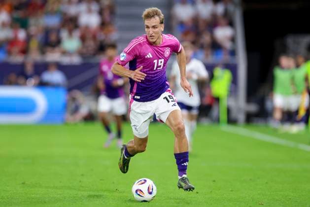 Nelson Weiper (Germany) kontrolliert den Ball, UEFA European Under-21 Championship 2025 Final, England v Germany Final, National Football Stadium am 28. June 2025 in Bratislava, Slowakei. (Foto von Marco Steinbrenner DeFodi Images) Nelson Weiper (Germany) controls the ball, UEFA European Under-21 Championship 2025 Final, England v Germany Final, National Football Stadium, June 28, 2025 in Bratislava, Slovakia. (Photo by Marco Steinbrenner DeFodi Images) *** Nelson Weiper Germany controls the ball, UEFA European Under 21 Championship 2025 Final, England v Germany Final, National Football Stadium, June 28, 2025 in Bratislava, Slovakia Photo by Marco Steinbrenner DeFodi Images Nelson Weiper Germany controls the ball, UEFA European Under 21 Championship 2025 Final, England v Germany Final, National Football Stadium, June 28, 2025 in Bratislava, Slovakia Photo by Marco Steinbrenner DeFodi Images