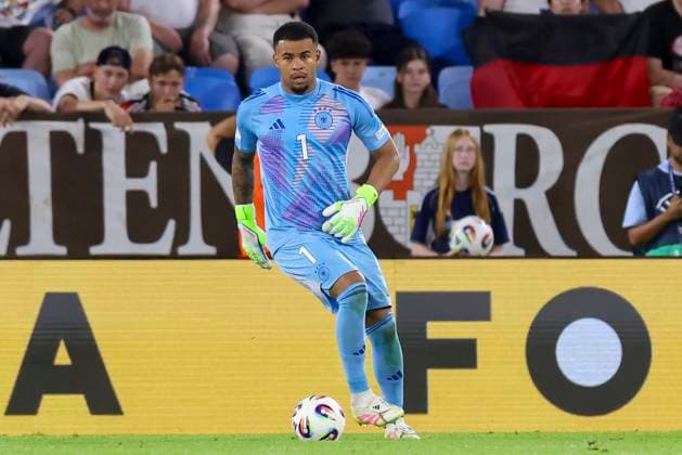 Torhueter Noah Atubolu (Germany) kontrolliert den Ball, UEFA European Under-21 Championship 2025 Final, England v Germany Final, National Football Stadium am 28. June 2025 in Bratislava, Slowakei. (Foto von Marco Steinbrenner DeFodi Images) Torhueter Noah Atubolu (Germany) controls the ball, UEFA European Under-21 Championship 2025 Final, England v Germany Final, National Football Stadium, June 28, 2025 in Bratislava, Slovakia. (Photo by Marco Steinbrenner DeFodi Images) *** Goalkeeper Noah Atubolu Germany controls the ball, UEFA European Under 21 Championship 2025 Final, England v Germany Final, National Football Stadium on June 28, 2025 in Bratislava, Slovakia Photo by Marco Steinbrenner DeFodi Images Goalkeeper Noah Atubolu Germany controls the ball, UEFA European Under 21 Championship 2025 Final, England v Germany Final, National Football Stadium, June 28, 2025 in Bratislava, Slovakia Photo by Marco Steinbrenner DeFodi Images