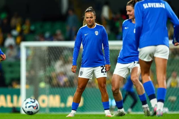 Maja Sternad (23 Slovenia) warms up prior to the Women?s International Friendly, Länderspiel, Nationalmannschaft game between Australia and Slovenia at HBF Park in Perth, Australia. (Ramiro Larguia SPP) Copyright: xRamiroxLarguiax xSPPx spp-en-RaLaSp-AUSvsSLO0010