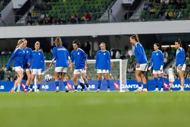 Slovenia team warms up prior to the Women?s International Friendly, Länderspiel, Nationalmannschaft game between Australia and Slovenia at HBF Park in Perth, Australia. (Ramiro Larguia SPP) Copyright: xRamiroxLarguiax xSPPx spp-en-RaLaSp-AUSvsSLO0014