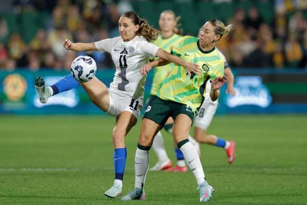 SOCCER AUSTRALIA SLOVENIA, Alanna Kennedy of of Australia and Lara Prasnikar of Slovenia compete for the ball during the Women s friendly international soccer match between Australia and Slovenia at HBF Park in Perth, Sunday, June 29, 2025. ( NO ARCHIVING, EDITORIAL USE ONLY PERTH WESTERN AUSTRALIA AUSTRALIA  Copyright: xRICHARDxWAINWRIGHTx 20250629113270061800
