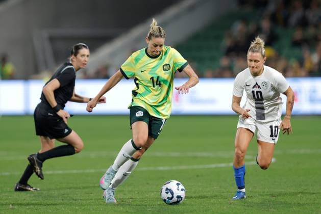 SOCCER AUSTRALIA SLOVENIA, Alanna Kennedy of of Australia runs the ball during the Women s friendly international soccer match between Australia and Slovenia at HBF Park in Perth, Sunday, June 29, 2025. ( NO ARCHIVING, EDITORIAL USE ONLY PERTH WESTERN AUSTRALIA AUSTRALIA  Copyright: xRICHARDxWAINWRIGHTx 20250629154893303672