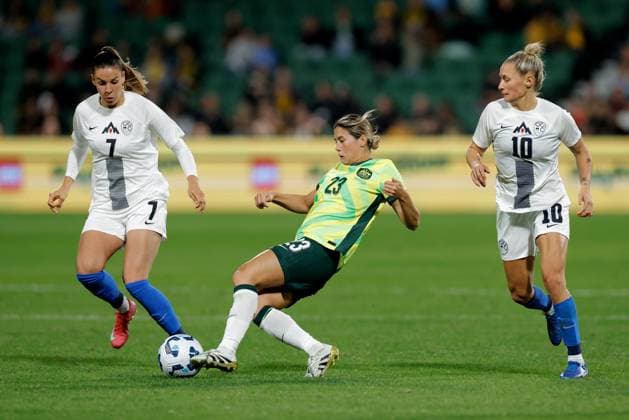 SOCCER AUSTRALIA SLOVENIA, Kyra Cooney-Cross of Australia passes the ball during the Women s friendly international soccer match between Australia and Slovenia at HBF Park in Perth, Sunday, June 29, 2025. ( NO ARCHIVING, EDITORIAL USE ONLY PERTH WESTERN AUSTRALIA AUSTRALIA  Copyright: xRICHARDxWAINWRIGHTx 20250629171057480971