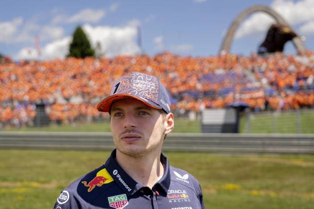 Formel 1, GP Österreich in Spielberg, Fahrerparade SPIELBERG - Max Verstappen (Red Bull Racing) during the drivers parade at the Red Bull Ring race track prior to the Grand Prix of Austria. ANP SANDER KING xVIxANPxSportx xxANPxIVx 530681540 originalFilename: 530681540.jpg