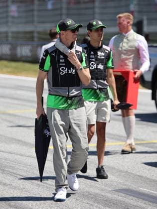 29.06.2025, Red Bull Ring, Spielberg, Formel 1 Großer Preis von Österreich 2025 , im Bild Nico Hülkenberg (DEU), Stake F1 Team Kick Sauber und Gabriel Bortoleto (BRA), Stake F1 Team Kick Sauber bei der Fahrerparade. (Photo by Alessandro Martellotta Hasan Bratic DeFodi Images)