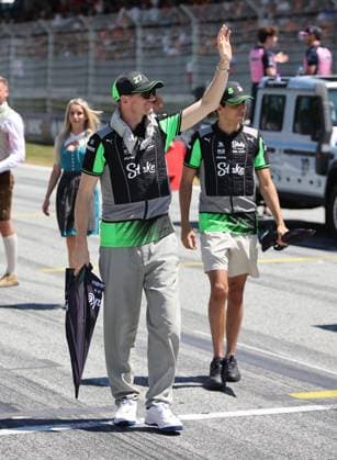 29.06.2025, Red Bull Ring, Spielberg, Formel 1 Großer Preis von Österreich 2025 , im Bild Nico Hülkenberg (DEU), Stake F1 Team Kick Sauber und Gabriel Bortoleto (BRA), Stake F1 Team Kick Sauber bei der Fahrerparade. (Photo by Alessandro Martellotta Hasan Bratic DeFodi Images)