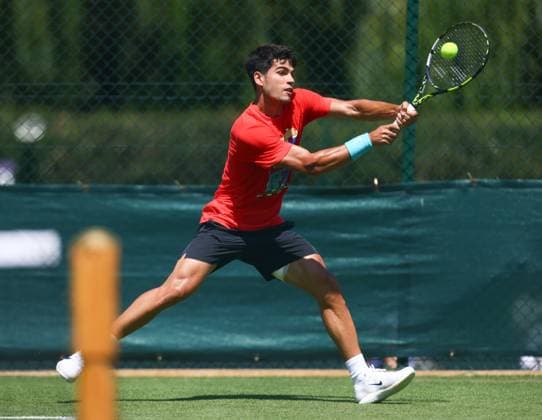 Wimbledon Championships 2025 AELTC, Saturday Practice, London, UK - 29 06 2025 Carlos Alcaraz (ESP) Practices at Wimbledon ahead of the 2025 Championships London Wimbledon London GBR, UK NEWSPAPERS OUT Copyright: xMarkxGreenwoodx