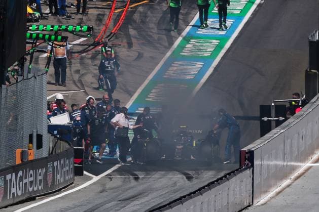 F1 - AUSTRIAN GRAND PRIX 2025 SAINZ Carlos (spa), Williams Racing FW47, fire during the Formula 1 MSC Cruises Austrian Grand Prix 2025, 11th round of the 2025 FIA Formula One World Championship, WM, Weltmeisterschaft from June 27 to 29, 2025 on the Red Bull Ring, in Spielberg, Austria - SpielbergAustria  Copyright: xXavixBonillax