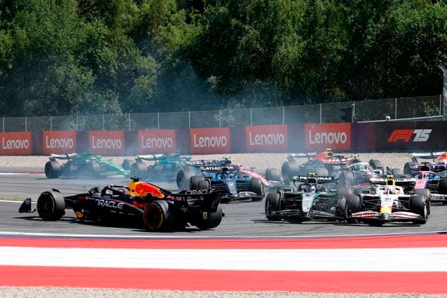 29.06.2025, xsvx, Motorsport FIA Formel 1, Grand Prix von Österreich v.l. Unfall zwischen Andrea Kimi Antonelli (Mercedes AMG Petronas) Startnummer 12 und Max Verstappen (Oracle Red Bull Racing) Startnummer 1 (FIA REGULATIONS PROHIBIT ANY USE OF PHOTOGRAPHS as IMAGE SEQUENCES and or QUASI-VIDEO) Zeltweg-Spielberg