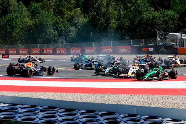 29.06.2025, xsvx, Motorsport FIA Formel 1, Grand Prix von Österreich v.l. Unfall zwischen Andrea Kimi Antonelli (Mercedes AMG Petronas) Startnummer 12 und Max Verstappen (Oracle Red Bull Racing) Startnummer 1 (FIA REGULATIONS PROHIBIT ANY USE OF PHOTOGRAPHS as IMAGE SEQUENCES and or QUASI-VIDEO) Zeltweg-Spielberg