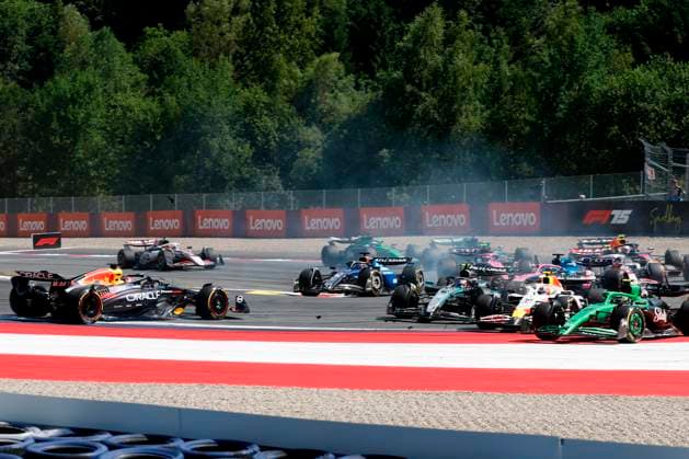 29.06.2025, xsvx, Motorsport FIA Formel 1, Grand Prix von Österreich v.l. Unfall zwischen Andrea Kimi Antonelli (Mercedes AMG Petronas) Startnummer 12 und Max Verstappen (Oracle Red Bull Racing) Startnummer 1 (FIA REGULATIONS PROHIBIT ANY USE OF PHOTOGRAPHS as IMAGE SEQUENCES and or QUASI-VIDEO) Zeltweg-Spielberg