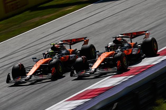 F1 - AUSTRIAN GRAND PRIX 2025 04 NORRIS Lando (gbr), McLaren F1 Team MCL39, action and 81 PIASTRI Oscar (aus), McLaren F1 Team MCL39, action during the Formula 1 MSC Cruises Austrian Grand Prix 2025, 11th round of the 2025 FIA Formula One World Championship, WM, Weltmeisterschaft from June 27 to 29, 2025 on the Red Bull Ring, in Spielberg, Austria - SpielbergAustria Copyright: xALBERTOxVIMERCATIx