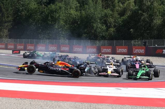 29.06.2025, Red Bull Ring, Spielberg, Formel 1 Großer Preis von Österreich 2025 , im Bild Unfall zwischen Andrea Kimi Antonelli (ITA), Mercedes-AMG Petronas Formula One Team und Max Verstappen (NLD), Oracle Red Bull Racing, beide Fahrer scheiden aus. (Photo by Alessandro Martellotta Hasan Bratic DeFodi Images)