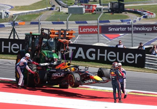 29.06.2025, Red Bull Ring, Spielberg, Formel 1 Großer Preis von Österreich 2025 , im Bild Unfall zwischen Andrea Kimi Antonelli (ITA), Mercedes-AMG Petronas Formula One Team und Max Verstappen (NLD), Oracle Red Bull Racing, beide Fahrer scheiden aus. (Photo by Alessandro Martellotta Hasan Bratic DeFodi Images)
