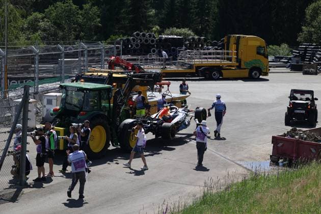 29.06.2025, Red Bull Ring, Spielberg, Formel 1 Großer Preis von Österreich 2025 , im Bild Unfall zwischen Andrea Kimi Antonelli (ITA), Mercedes-AMG Petronas Formula One Team und Max Verstappen (NLD), Oracle Red Bull Racing, beide Fahrer scheiden aus. (Photo by Alessandro Martellotta Hasan Bratic DeFodi Images)