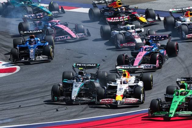 Start, 12 Andrea Kimi Antonelli (ITA, Mercedes-AMG Petronas F1 Team), 30 Liam Lawson (AUS, Visa Cash App Racing Bulls F1 Team), F1 Grand Prix of Austria at Red Bull Ring on June 29, 2025 in Spielberg, Austria. (Photo by HOCH ZWEI) Spielberg Austria