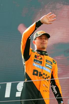 Formel 1 Grosser Preis von Oesterreich 2025 Formel 1 Grosser Preis von Oesterreich 2025 - Red Bull Ring 27. - 29. Juni 2025 FIA - Formel 1 - WM - Großer Preis Oesterreich - 2025 Im Bild: Lando Norris (GBR) gewinnt am Red Bull Ring Copyright: xBEAUTIFULxSPORTS Bernhardtx