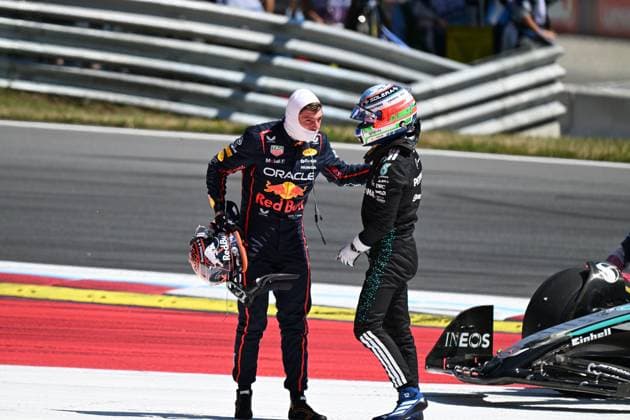 Formel 1 Großer Preis von Österreich 2025 29.06.2025, Red Bull Ring, Spielberg, Formel 1 Großer Preis von Österreich 2025 , im Bild Unfall zwischen Andrea Kimi Antonelli (ITA), Mercedes-AMG Petronas Formula One Team und Max Verstappen (NLD), Oracle Red Bull Racing, beide Fahrer scheiden aus.