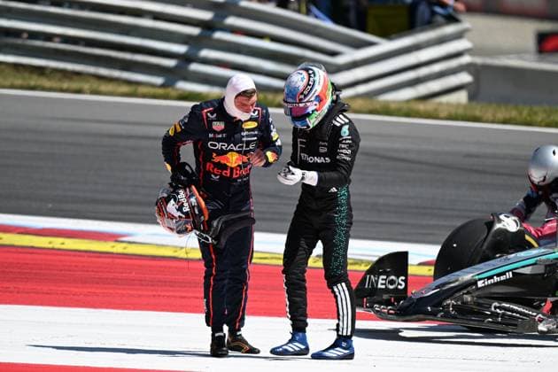 Formel 1 Großer Preis von Österreich 2025 29.06.2025, Red Bull Ring, Spielberg, Formel 1 Großer Preis von Österreich 2025 , im Bild Unfall zwischen Andrea Kimi Antonelli (ITA), Mercedes-AMG Petronas Formula One Team und Max Verstappen (NLD), Oracle Red Bull Racing, beide Fahrer scheiden aus.