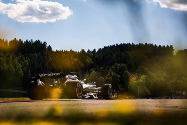 Sport Bilder des Tages F1 - AUSTRIAN GRAND PRIX 2025 63 RUSSELL George (gbr), Mercedes AMG F1 Team W16, action during the Formula 1 MSC Cruises Austrian Grand Prix 2025, 11th round of the 2025 FIA Formula One World Championship, WM, Weltmeisterschaft from June 27 to 29, 2025 on the Red Bull Ring, in Spielberg, Austria - SpielbergAustria  Copyright: xANTONINxVINCENTx