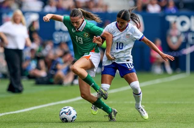 Women s International Friendly, Länderspiel, Nationalmannschaft TQL Stadium, Ohio 29 6 2025 United States vs Republic of Ireland Ireland s Abbie Larkin and USA s Samantha Meza Abbie Larkin and Samantha Meza 29 6 2025  Copyright: x INPHO RyanxByrnex RB1_8287