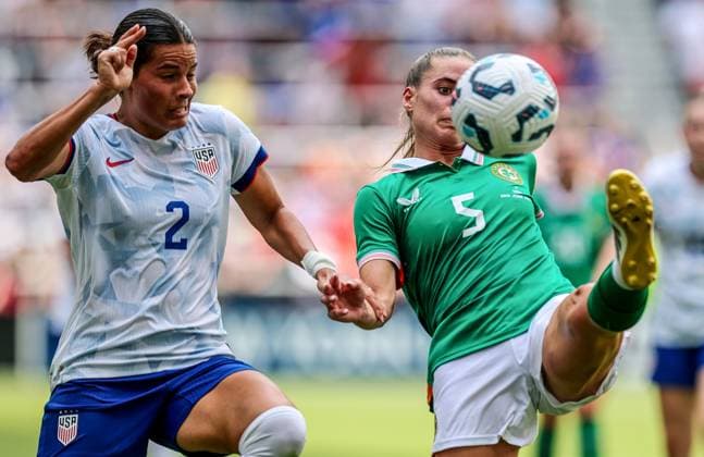 Women s International Friendly, Länderspiel, Nationalmannschaft TQL Stadium, Ohio 29 6 2025 United States vs Republic of Ireland Ireland s Chloe Mustaki and Emily Sams of USA Chloe Mustaki and Emily Sams 29 6 2025  Copyright: x INPHO RyanxByrnex RB1_9778