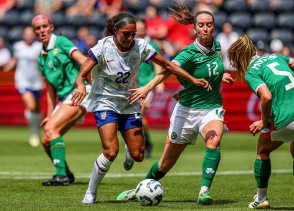 Women s International Friendly, Länderspiel, Nationalmannschaft TQL Stadium, Ohio 29 6 2025 United States vs Republic of Ireland Ireland s Anna Patten and Yazmeen Ryan of USA Anna Patten and Yazmeen Ryan 29 6 2025  Copyright: x INPHO RyanxByrnex RB1_9281