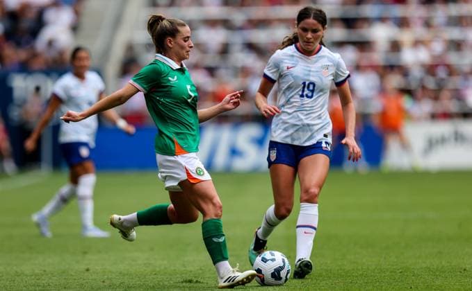 Women s International Friendly, Länderspiel, Nationalmannschaft TQL Stadium, Ohio 29 6 2025 United States vs Republic of Ireland Ireland s Chloe Mustaki comes up against Emma Sears of USA Chloe Mustaki comes up against Emma Sears 29 6 2025  Copyright: x INPHO RyanxByrnex RB1_9862