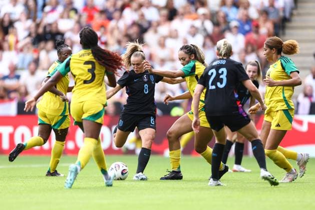 Sport Bilder des Tages England v Jamaica Women 29 June 2025, Leicester - Women s International Friendly, Länderspiel, Nationalmannschaft - England v Jamaica - Georgia Stanway of England scores their fourth goal - Photo: Jacques Feeney Offside. Leicester UK Copyright: xJacquesxFeeneyx xOffsidexOffside